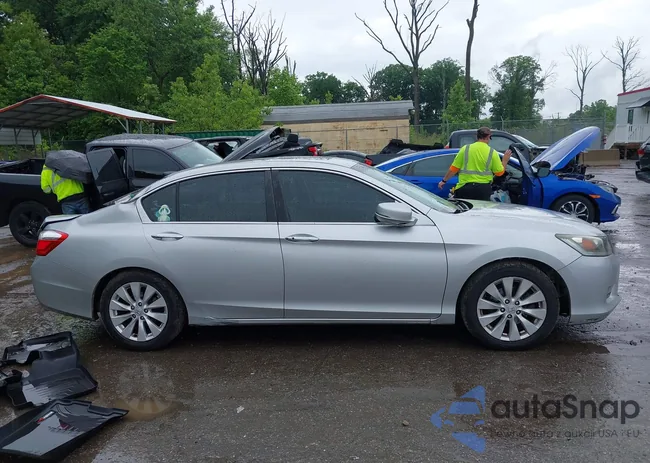 1HGCR2F86DA151843: 42332962