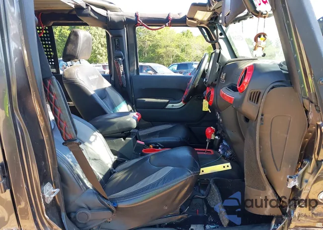 1C4BJWEG3GL304494: 42334749