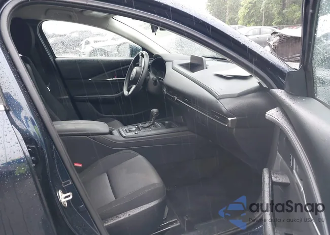 3MVDMBAM3PM579929: 42333950