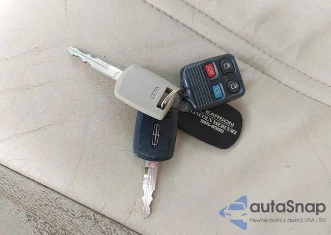 1LNHM82W35Y654826: 42334790