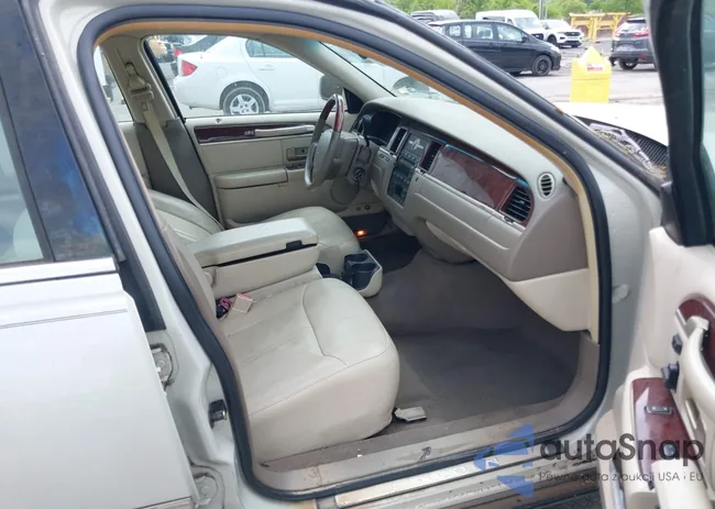 1LNHM82W35Y654826: 42334790