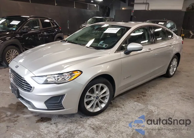 3FA6P0LUXKR111037: 42336100