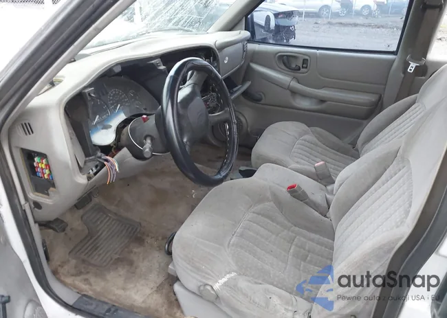 1GCCS19WX28188728: 42337500