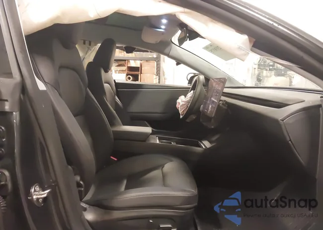 5YJ3E1EA3RF849883: 42338575