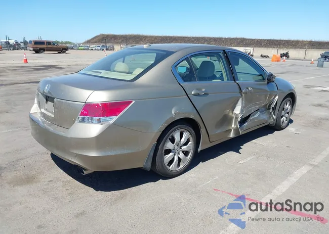 1HGCP268X9A188858: 42338675