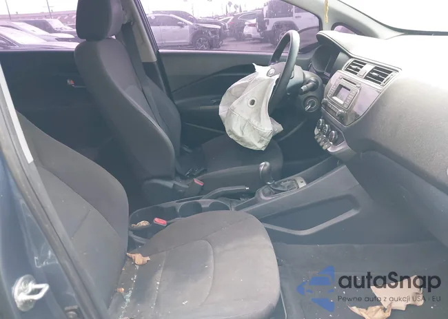 KNADM4A38G6667571: 42338122