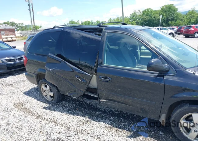 2D4GP44L87R216056: 42339330