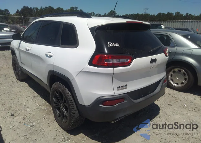 1C4PJMCSXGW105104: 42339662