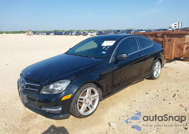 WDDGJ4HB4DF976588: 42339669