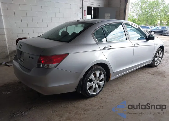 1HGCP26808A081140: 42339085