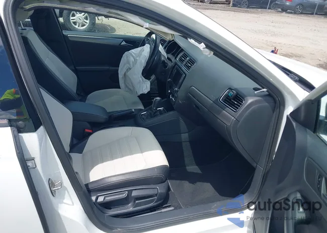 3VWD17AJ5GM342014: 42340647