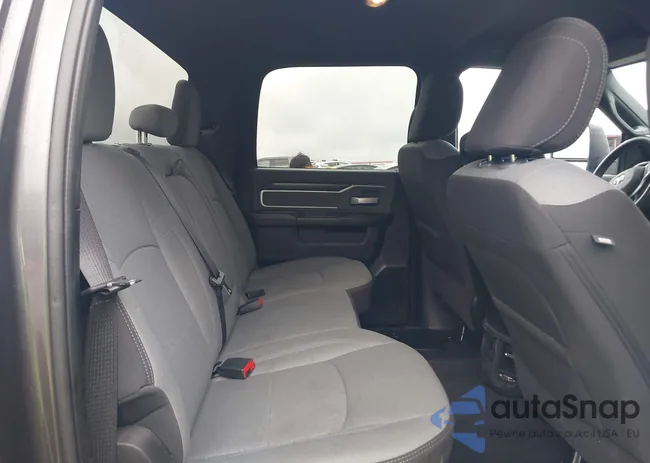 3C6UR5DL3PG651435: 42341376