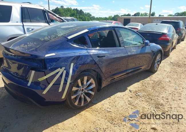 5YJ3E1EB3RF768097: 42341388