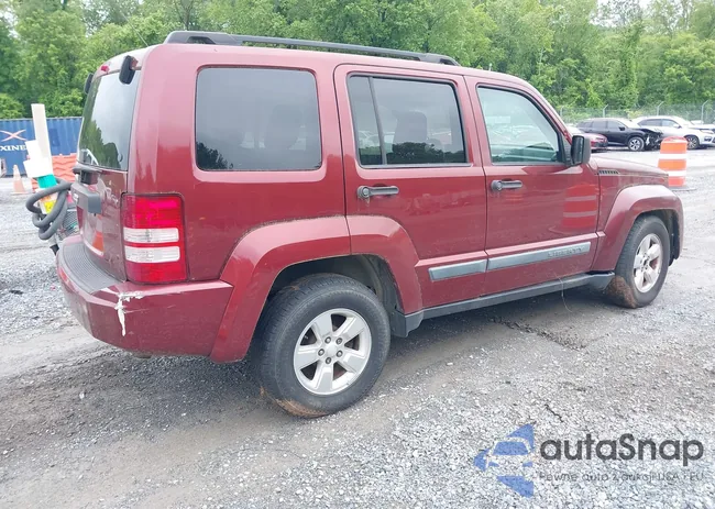 1J8GN28K79W519227: 42342025