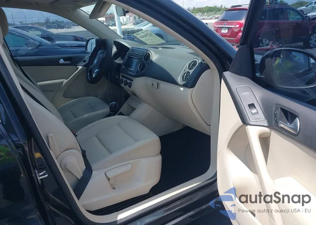 WVGAV7AX9FW555315: 42344544