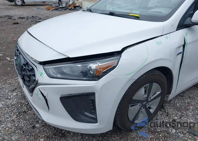 KMHC65LC8LU215813: 42344641