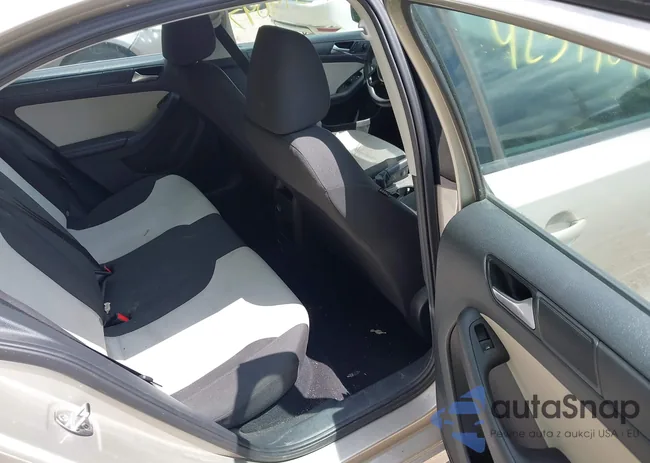 3VW2K7AJ9FM403853: 42344047