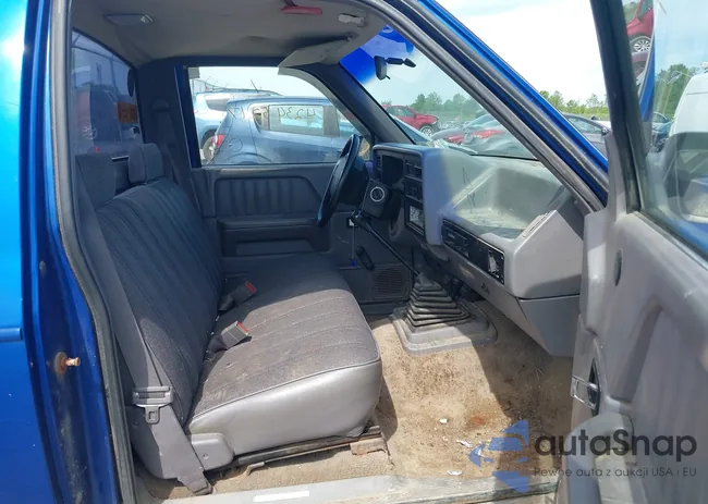 1B7GG26X5RW145863: 42345217