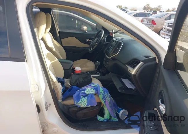 1C4PJLAB6GW233224: 42344747