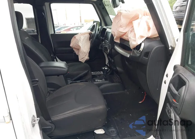 1C4HJWEG8HL667661: 42346614