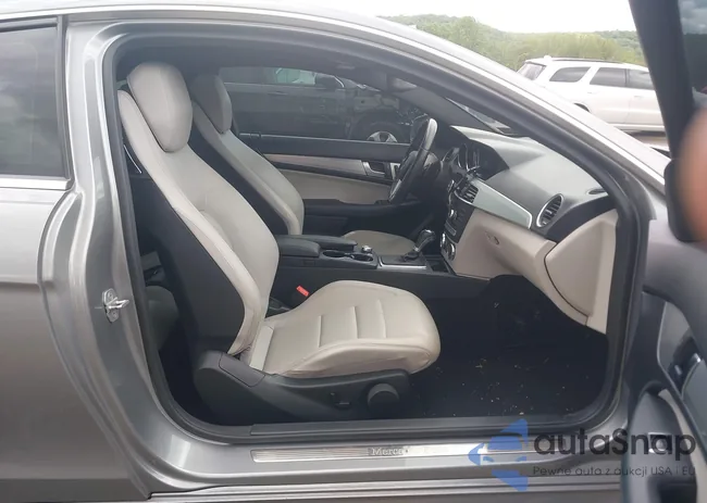 WDDGJ4HB5CF745892: 42347608