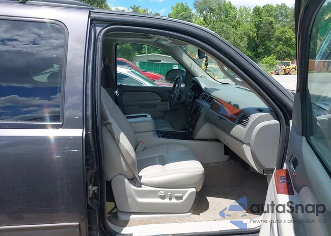 1GNSCBE02BR156597: 42346884