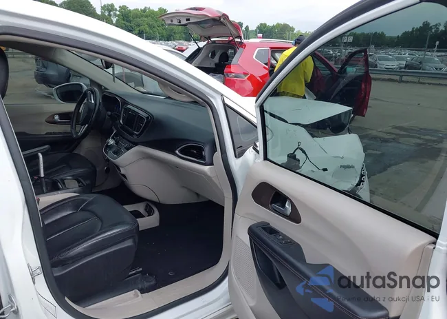 2C4RC1BG0JR110665: 42348364