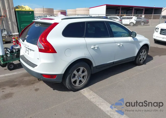 YV4960DL3A2119271: 42348428