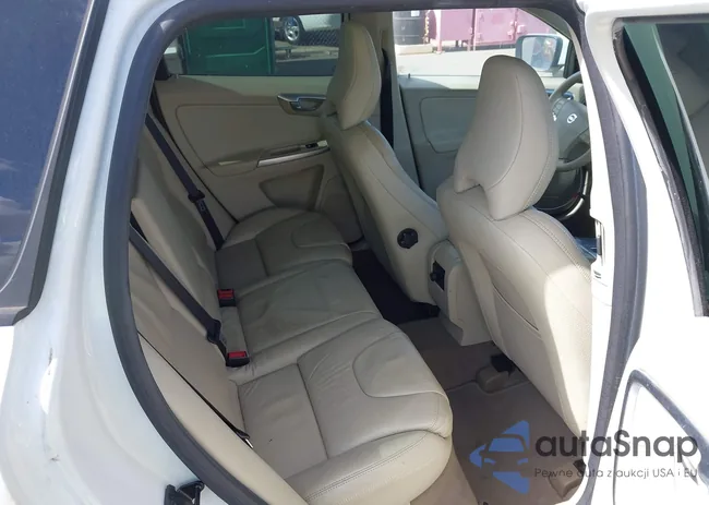 YV4960DL3A2119271: 42348428