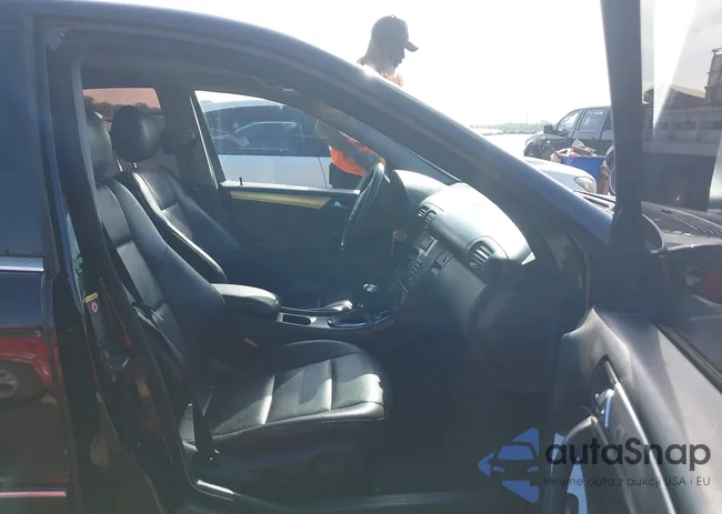 WDBRF40J25A727064: 42348014