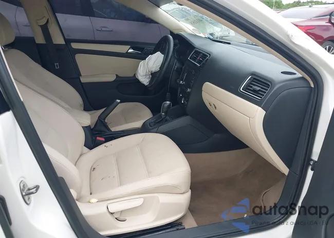 3VWDX7AJXCM303265: 42348068