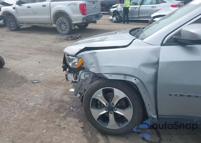 3C4NJDBB2JT140726: 42349231