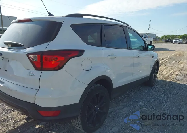 1FMCU0GD2KUC47330: 42350070