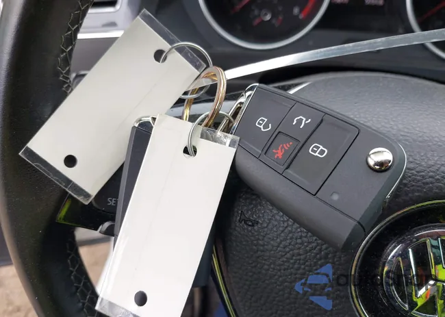 3VV2B7AX3MM043999: 42351137