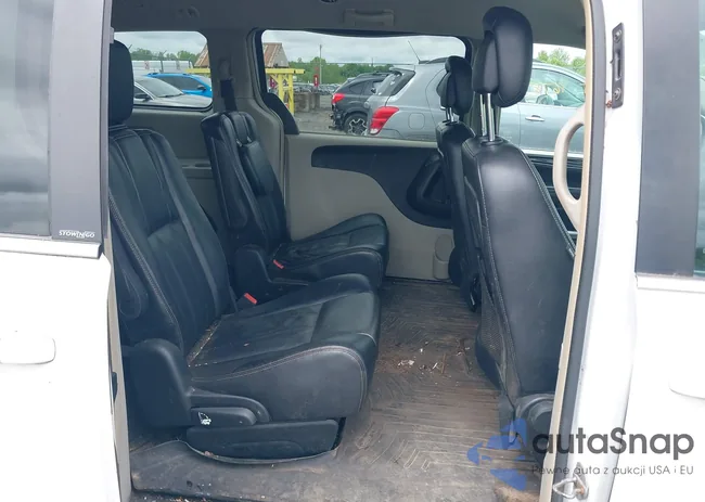 2C4RC1BG0ER255596: 42351678