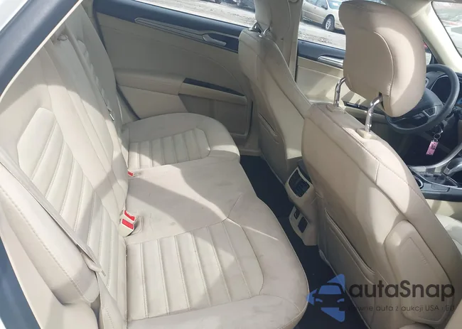 3FA6P0LU1ER286121: 42351038