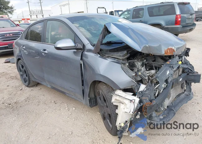 3KPA24AD9LE296185: 42352586