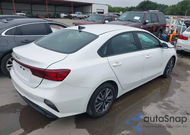 3KPF24AD9RE698027: 42352604