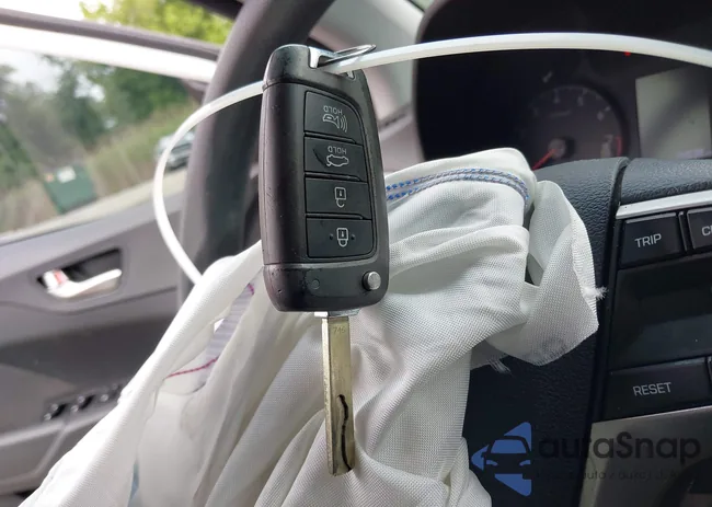 3KPC24A60ME144792: 42351867