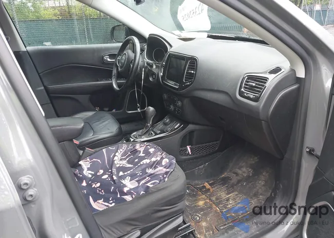 3C4NJDCB4LT126814: 42352025