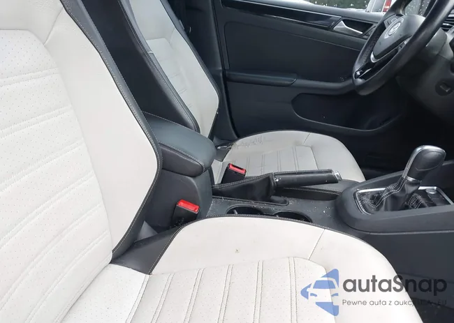 3VWD17AJ2FM203795: 42353495