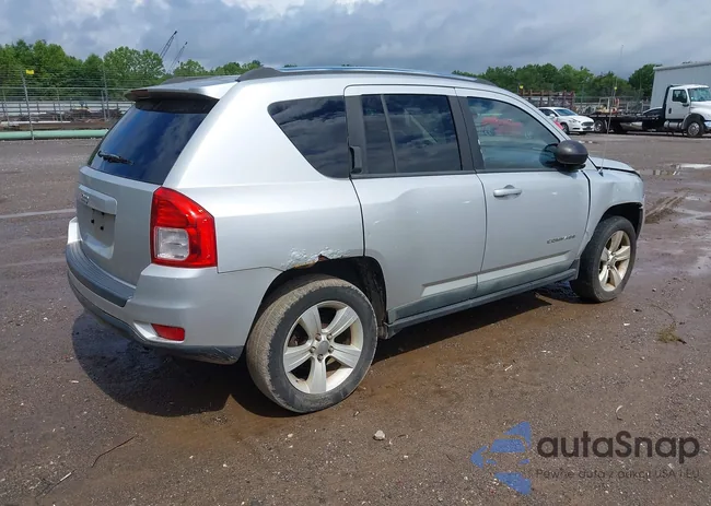 1J4NF1FB5BD279258: 42353595