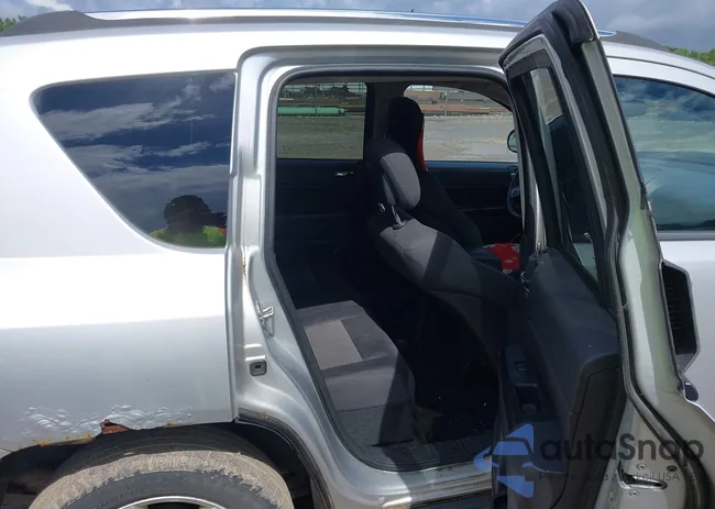 1J4NF1FB5BD279258: 42353595