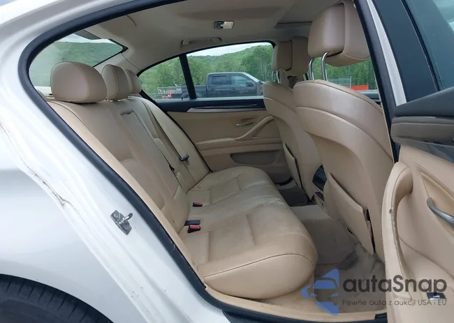 WBAFR1C53BC738449: 42353689