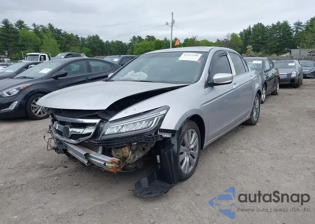 1HGCP2F80BA048923: 42353701