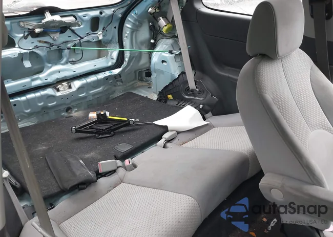 KMHCM3AC9AU178779: 42353922