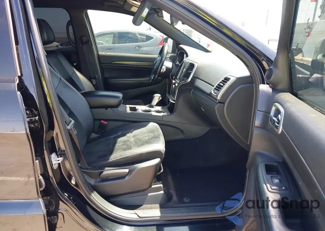 1C4RJEAG6HC956218: 42353950