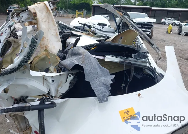 5YJ3E1EB3NF186902: 42355381