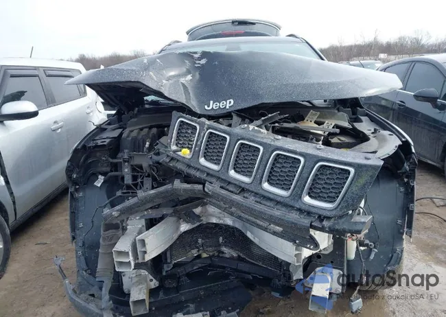 3C4NJDCB7JT493705: 42356664