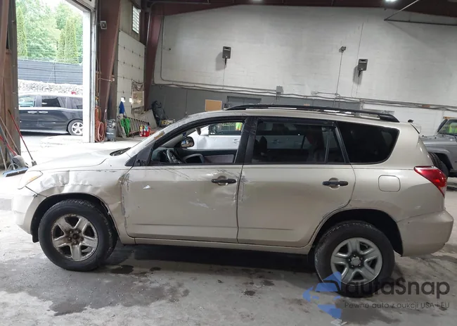 JTMBD33V265001913: 42355882